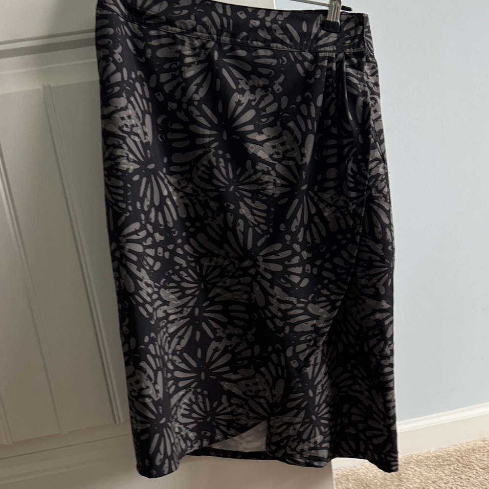 Ripskirt Hawaii Black and Gray length 3 size S Midi Skirt